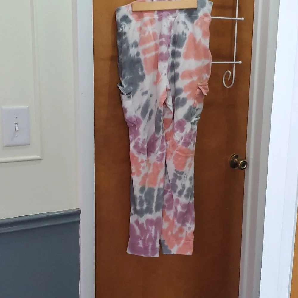 Sweats - Picture 2 of 5